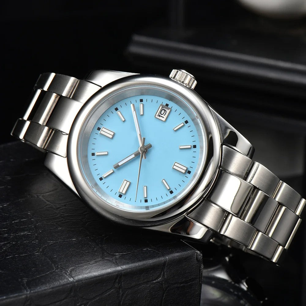 Oyster style solid dial with date